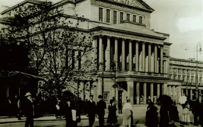 Co to znaczy opera? Poznaj fascynujący świat muzyki i dramatu