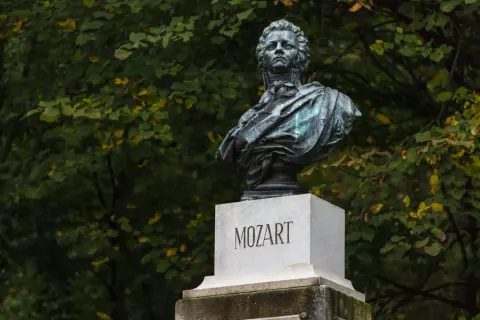 Ile Mozart skomponował utworów? Odkryj jego niezwykłe dzieła muzyczne