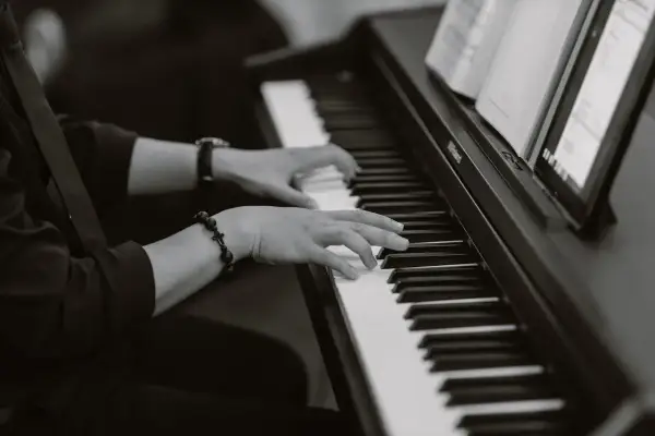 Smutna muzyka klasyczna – utwory, które wywołują melancholię i refleksję