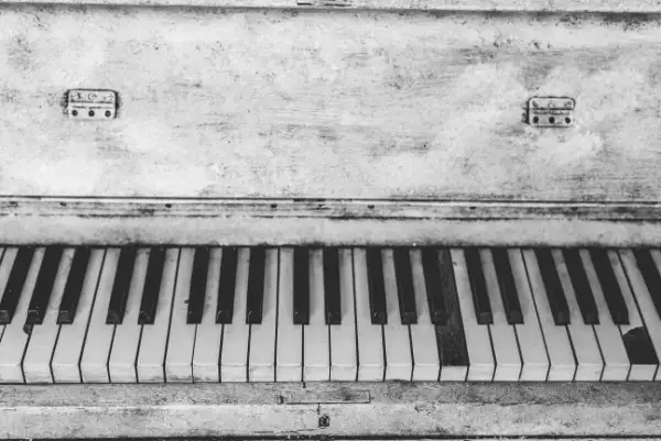 Fortepian jaki to instrument – poznaj jego tajemnice i cechy